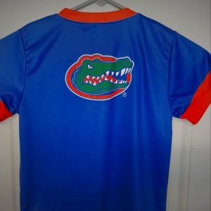 Child's gator shirt size 7.